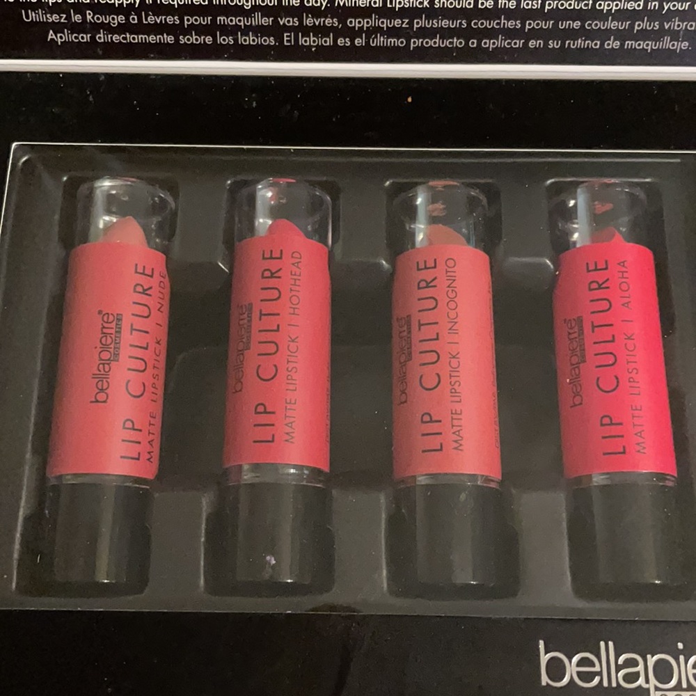 Lipsticks - Picture 3 of 6